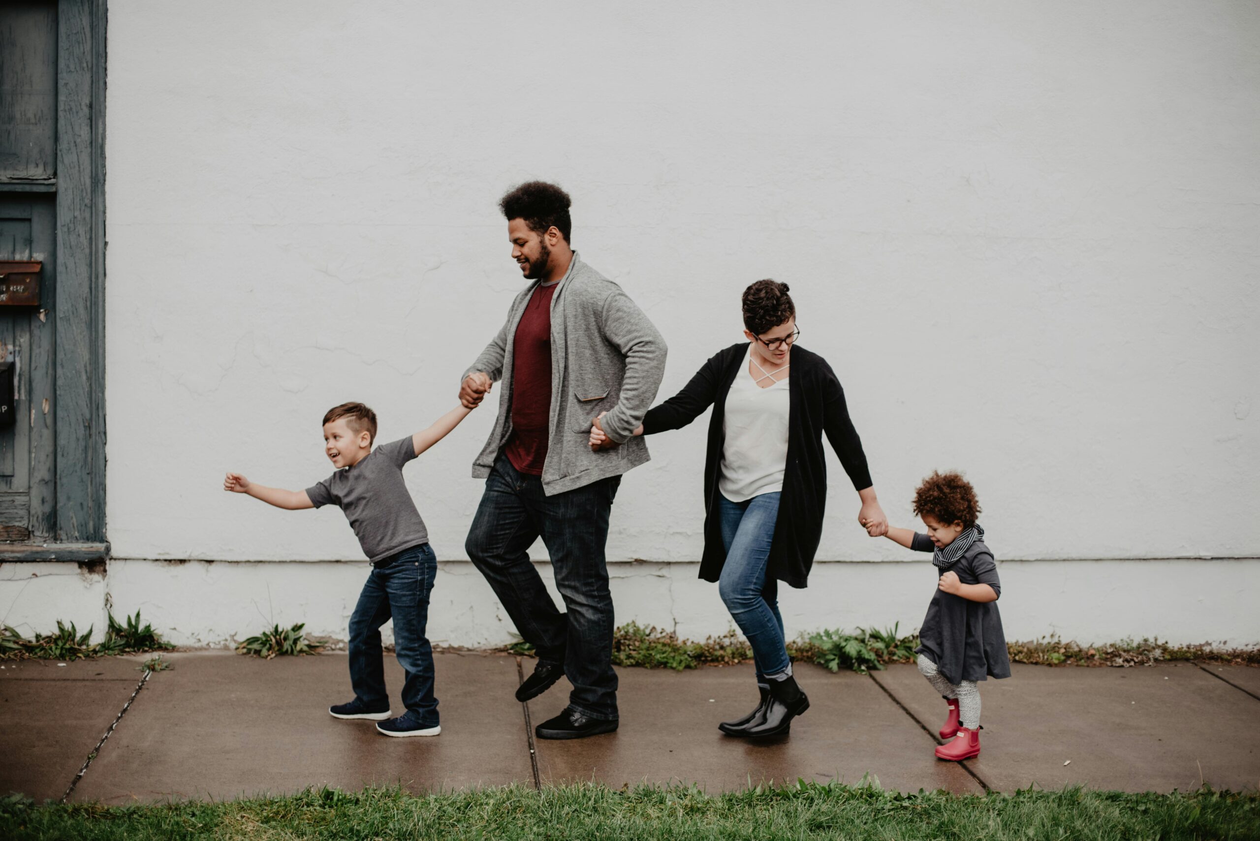 Happy family, happy family playing, happy family healthspan focus, health-span, health span, healthspan, longevity