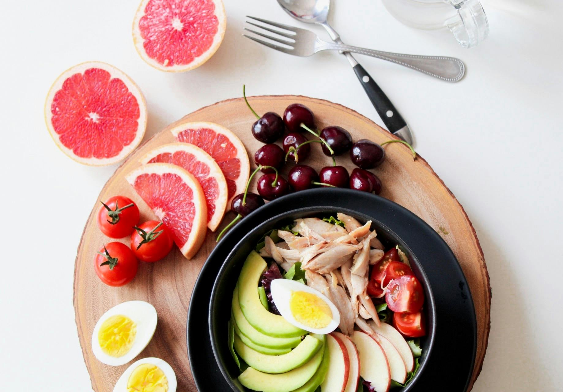 Nutrition, colourful plate of food, food, nutrients, macronutrients, micronutrients, defciencies, deficiency